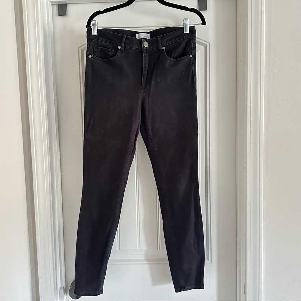 LOFT Size 6 legging pant. Black.